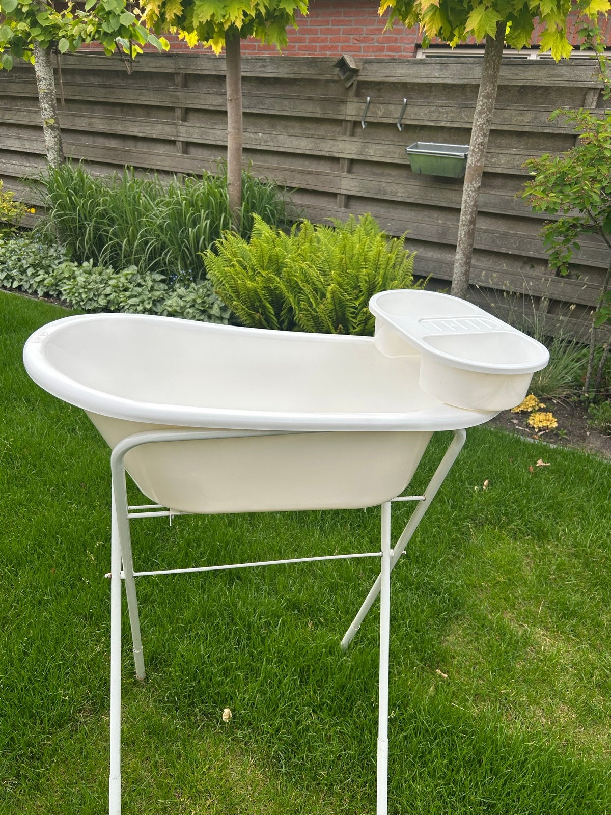 Babybadje met standaard en badzitje, Kinderen en Baby's, Badjes en Verzorging, Ophalen, Gebruikt, Badje, Bébé-jou