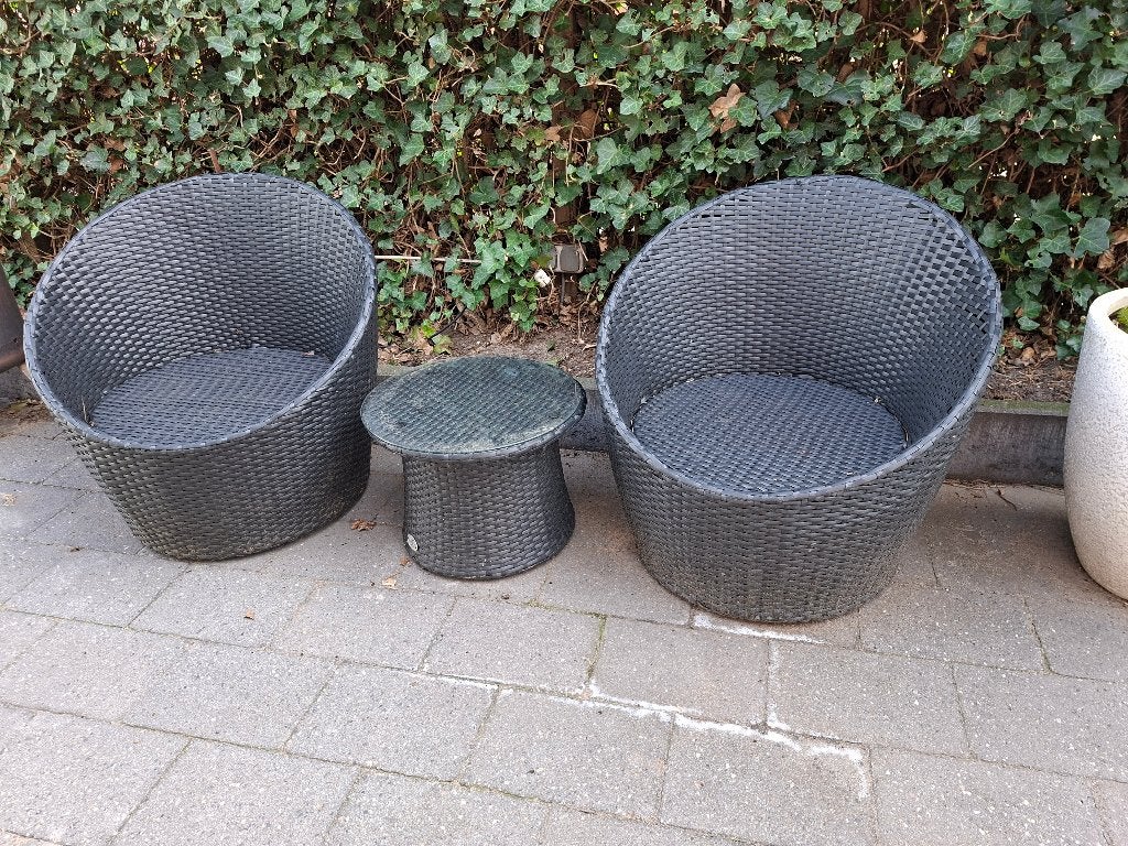 Zwarte loungeset met 2 stoelen en tafeltje, Ophalen, Gebruikt, Kunststof, 2 zitplaatsen