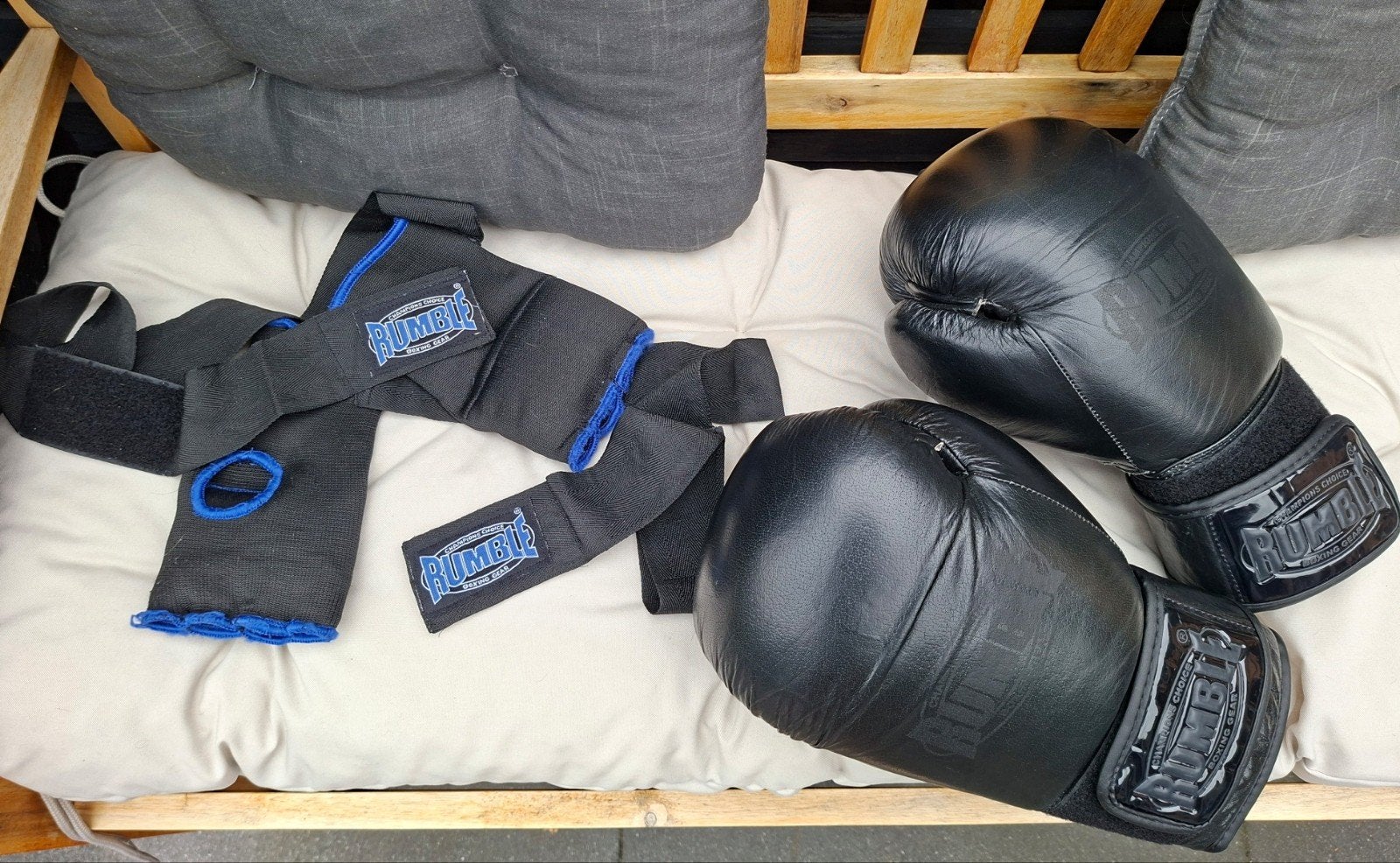 (kick)bokshandschoenen en bandages Rumble Boxing Gear, Gebruikt, Overige, Vechtsportbescherming, Maat M