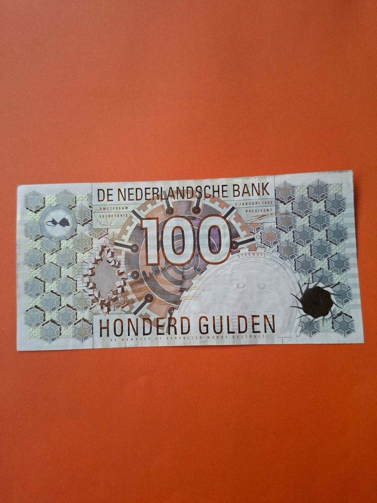 100 gulden Steenuil uit 1992 in UNC
Serie nummer 1066366030, Ophalen of Verzenden, 100 gulden, Los biljet