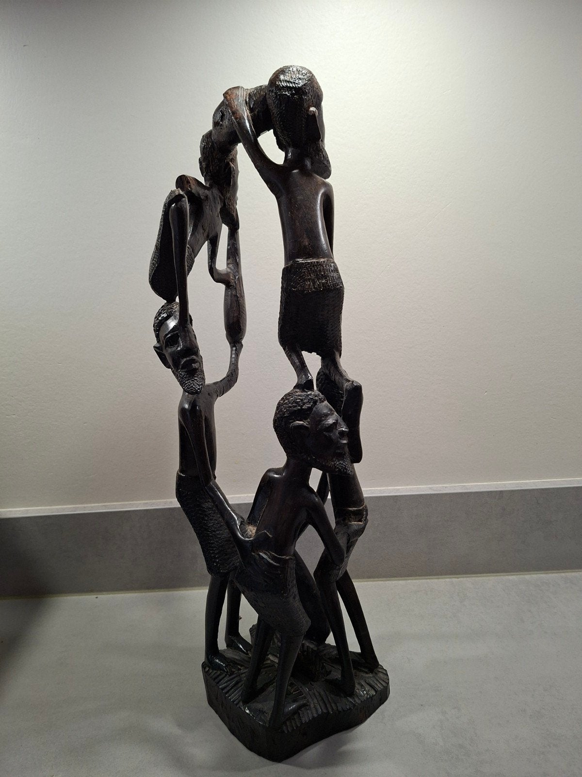 Houten sculptuur van Afrikaanse figuren, Antiek en Kunst, Ophalen, Groep mensen, Handgemaakt, 20 - 50 cm