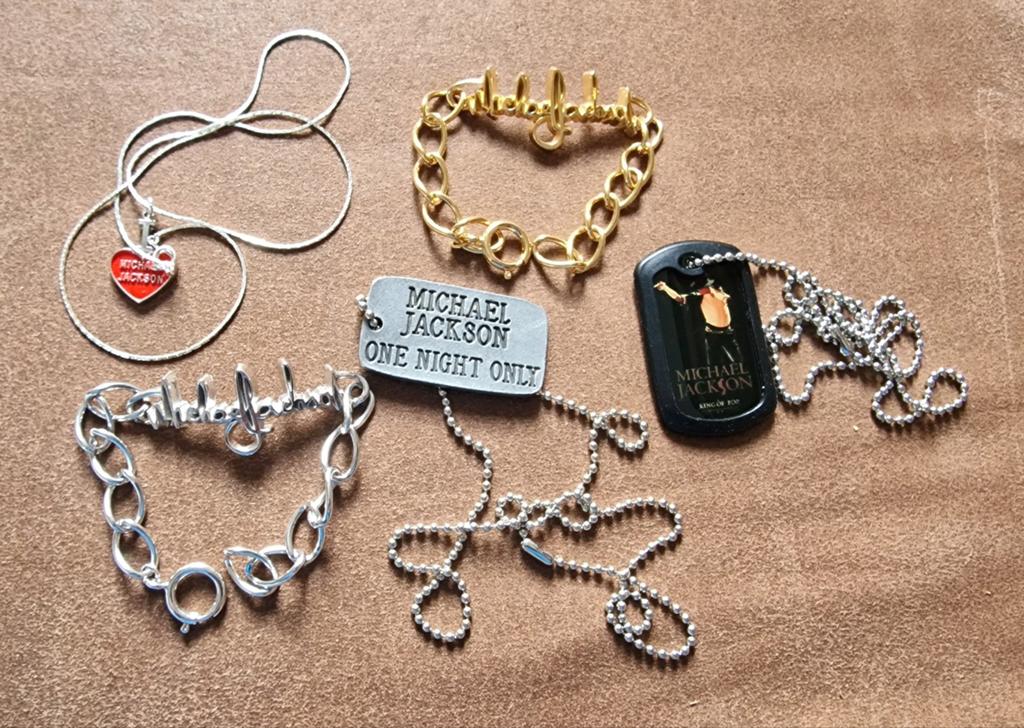 Michael Jackson 5x sieraden set: 3 kettingen, 2 armbanden, Verzenden, Gebruikt