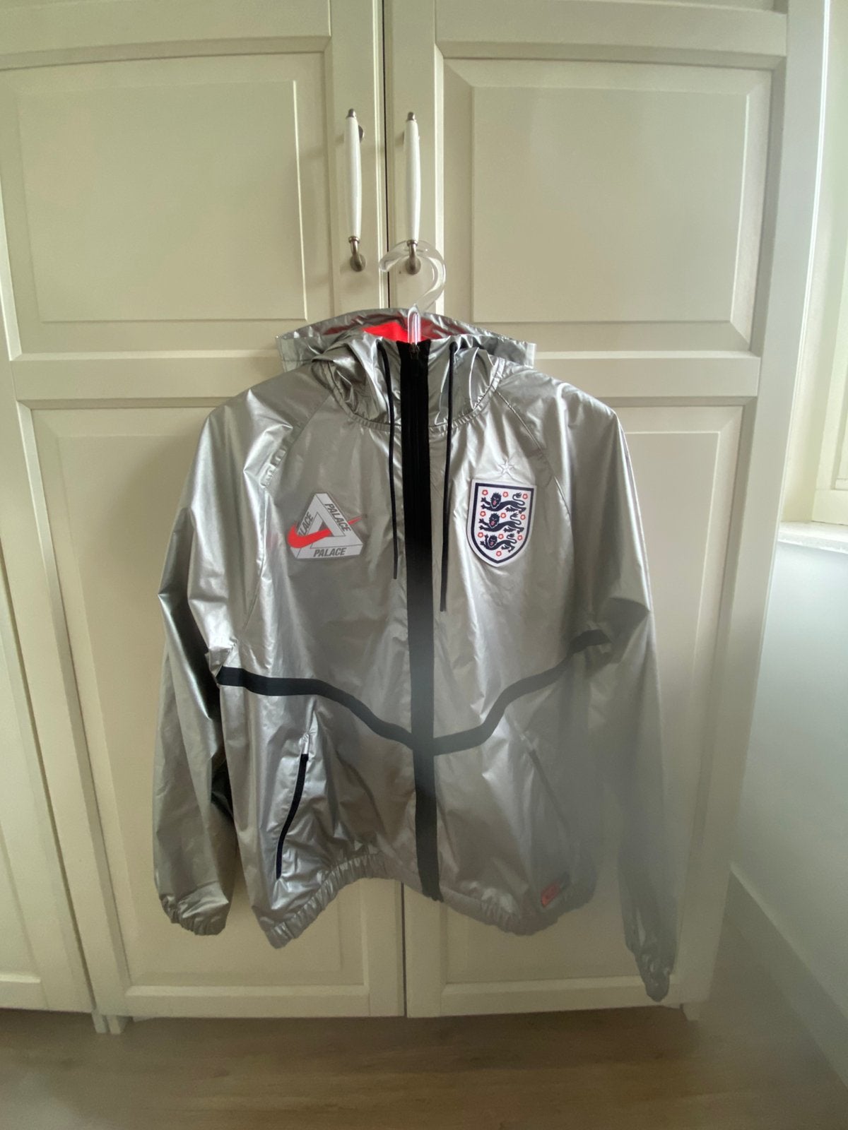 Nike England X Palace Anthem Jacket maat (size) M, Maat 48/50 (M), Nieuw, Ophalen of Verzenden, Grijs