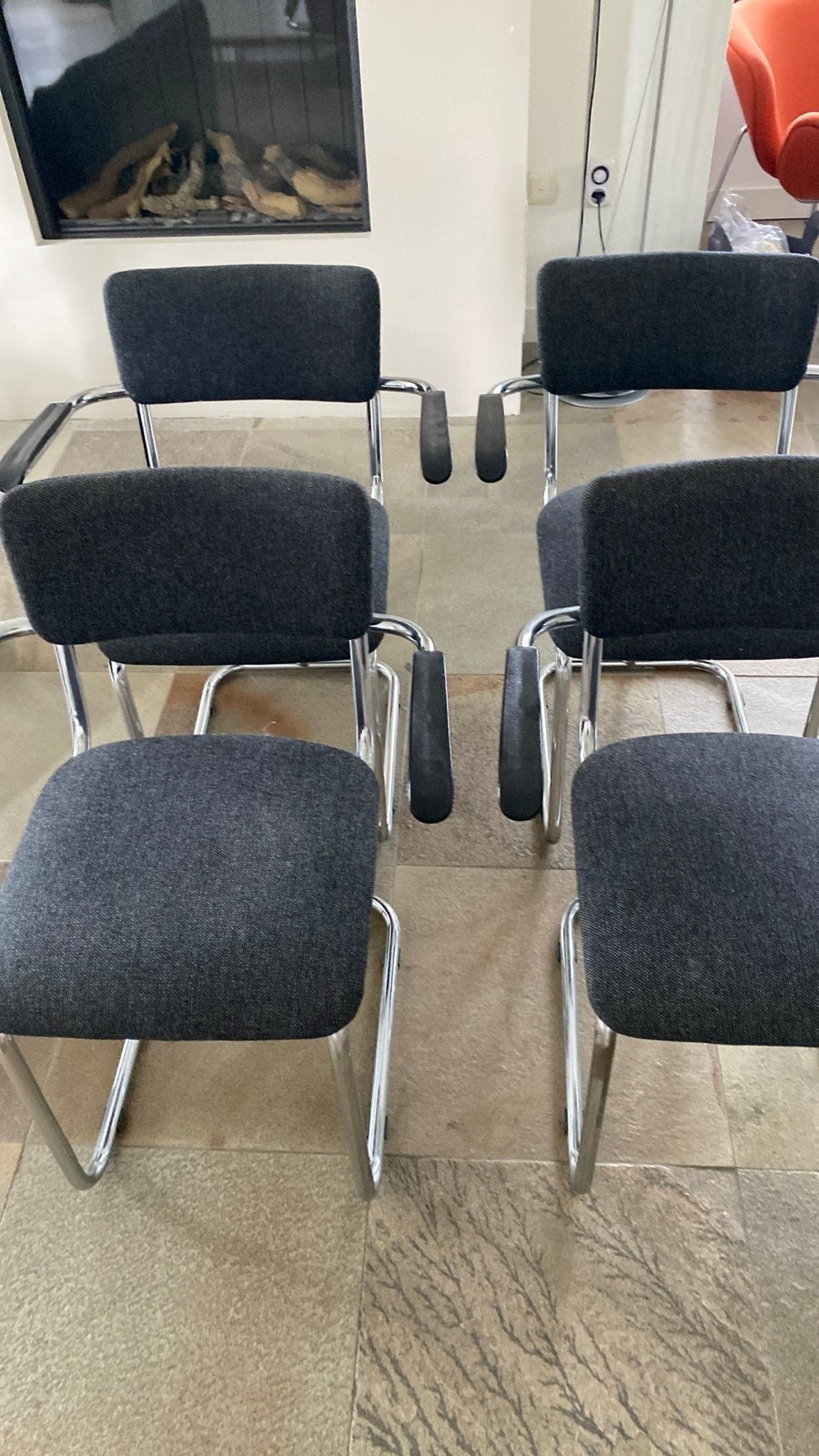 Gispen like set van 4 donkergrijze stoelen, Huis en Inrichting, Ophalen of Verzenden, Zo goed als nieuw, Vier, Metaal