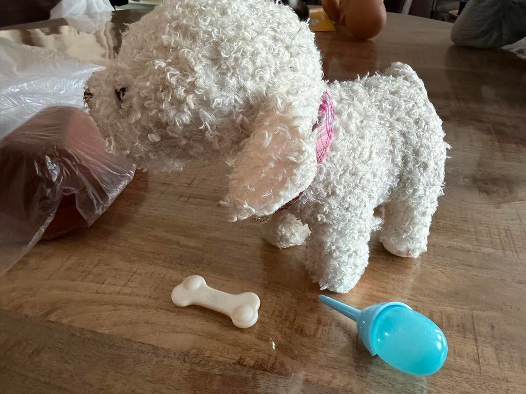 Baby Born hondje - Kan plassen, maakt geluid en kan lopen, Overige merken, Zo goed als nieuw, Interactief, Wit