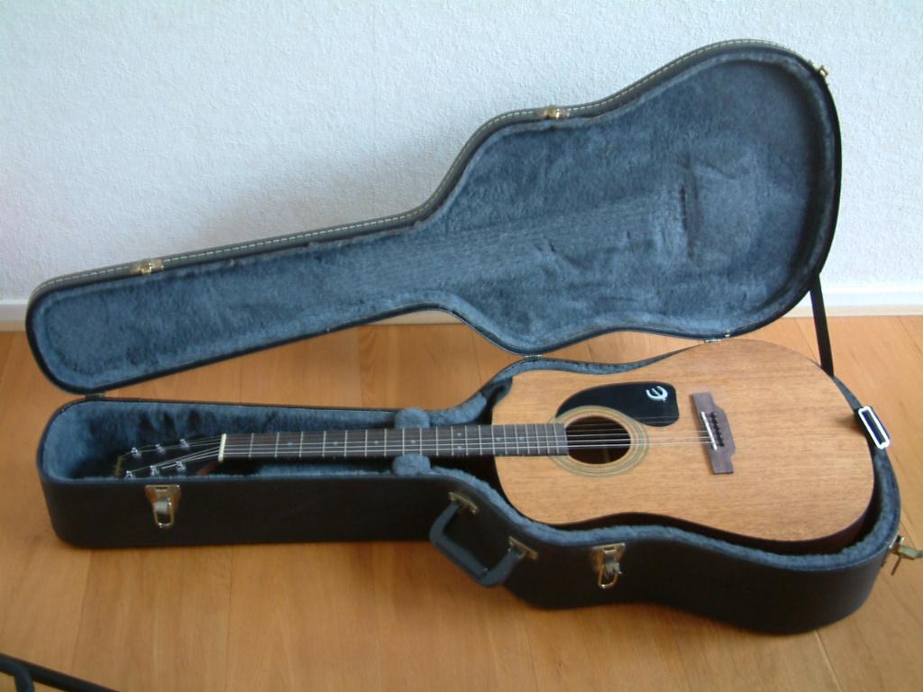 epiphone western met koffer  199 euro, Ophalen, Gebruikt, Western- of Steelstringgitaar, Met koffer