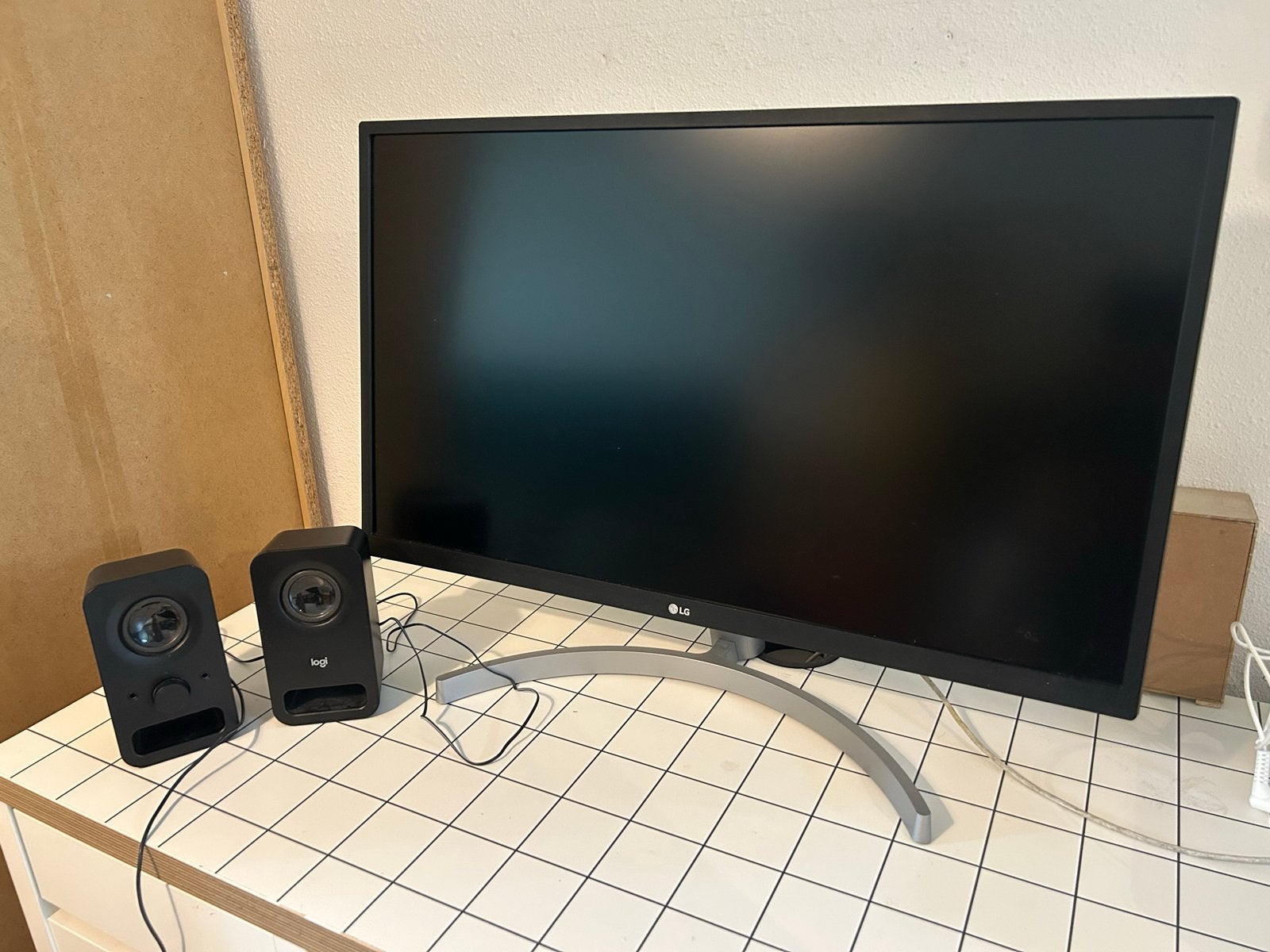 LG 27 inch monitor met Logitech speakers, Computers en Software, Monitoren, IPS, Ingebouwde speakers, 60 Hz of minder, Ophalen