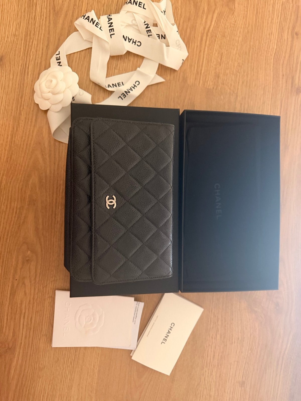 Chanel Wallet on Chain (WOC) Zwart met bon, Sieraden, Tassen en Uiterlijk, Tassen | Damestassen, Ophalen, Zo goed als nieuw, Zwart