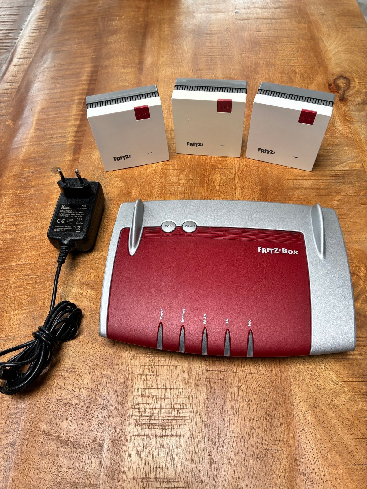 FRITZ!Box 4040 Router met 3 FRITZ!Repeater 1200, Computers en Software, Routers en Modems, Gebruikt, Router, Ophalen of Verzenden