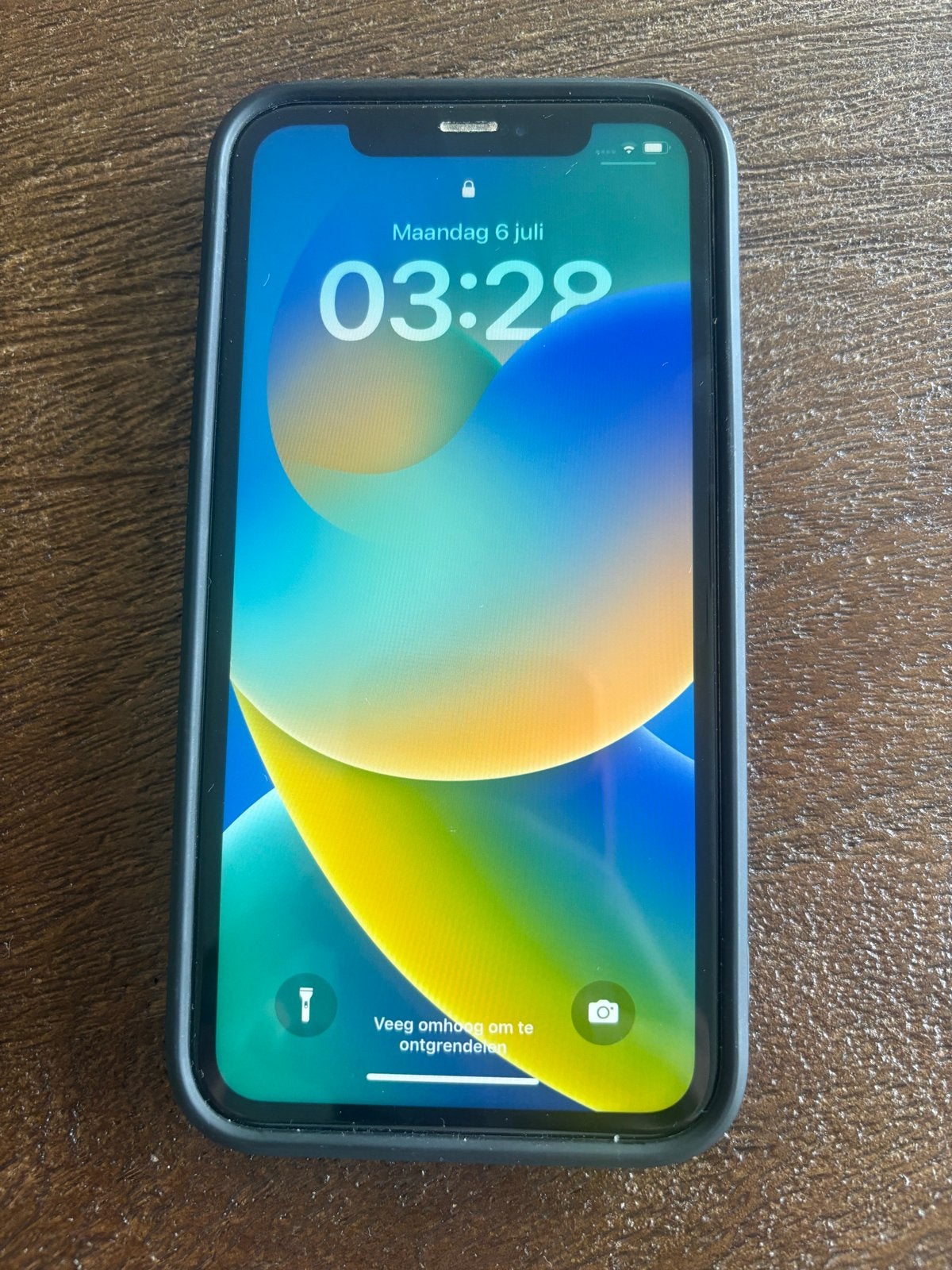 iPhone XR met onderhoudsbehoevende batterij en leuk hoesje, Telecommunicatie, Mobiele telefoons | Apple iPhone, Gebruikt, Zwart