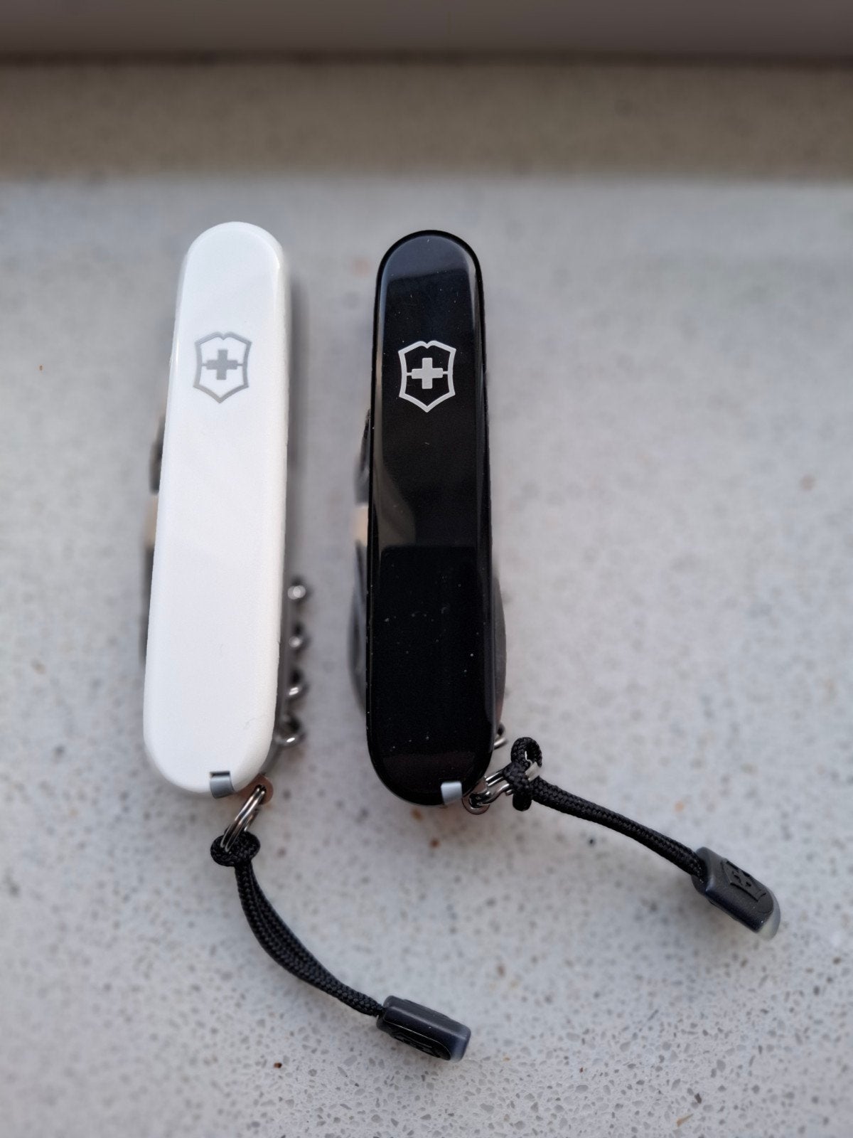 Victorinox Camper mes zakmes zwart wit, Ophalen of Verzenden, Zo goed als nieuw