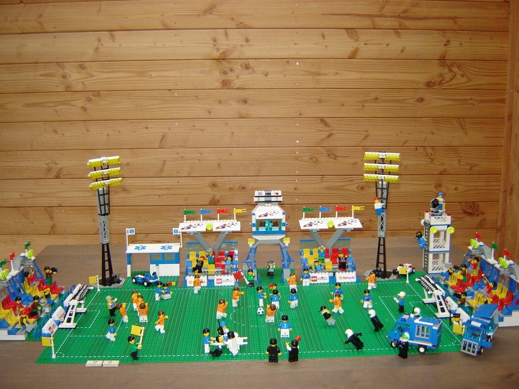 LEGO SHELL WK FOOTBALL STADIUM FROM 1998 3308-3309 3310-3311, Lego, Ophalen of Verzenden, Zo goed als nieuw, LEGOLAND