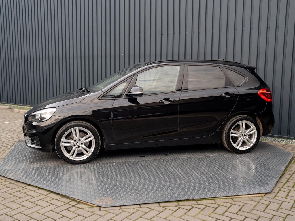 BMW 2 Serie Active Tourer 218i Business | 18'' | Parkeersens, Auto's, BMW, 12 maanden, Gebruikt, Zwart, Bedrijf