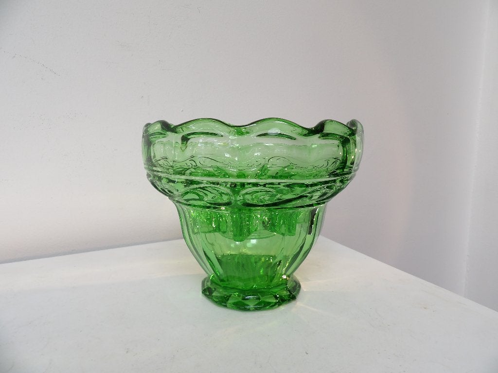 Art Deco Bloemsteker Vaas Boheems SKLO Uraniumgroen