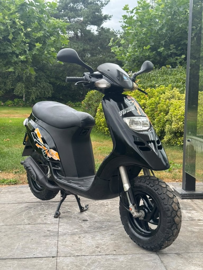⭐️Piaggio Typhoon 50cc 2 takt glans zwart nette staat⭐️, Fietsen en Brommers, Scooters | Piaggio, Niet ingevuld, Niet ingevuld