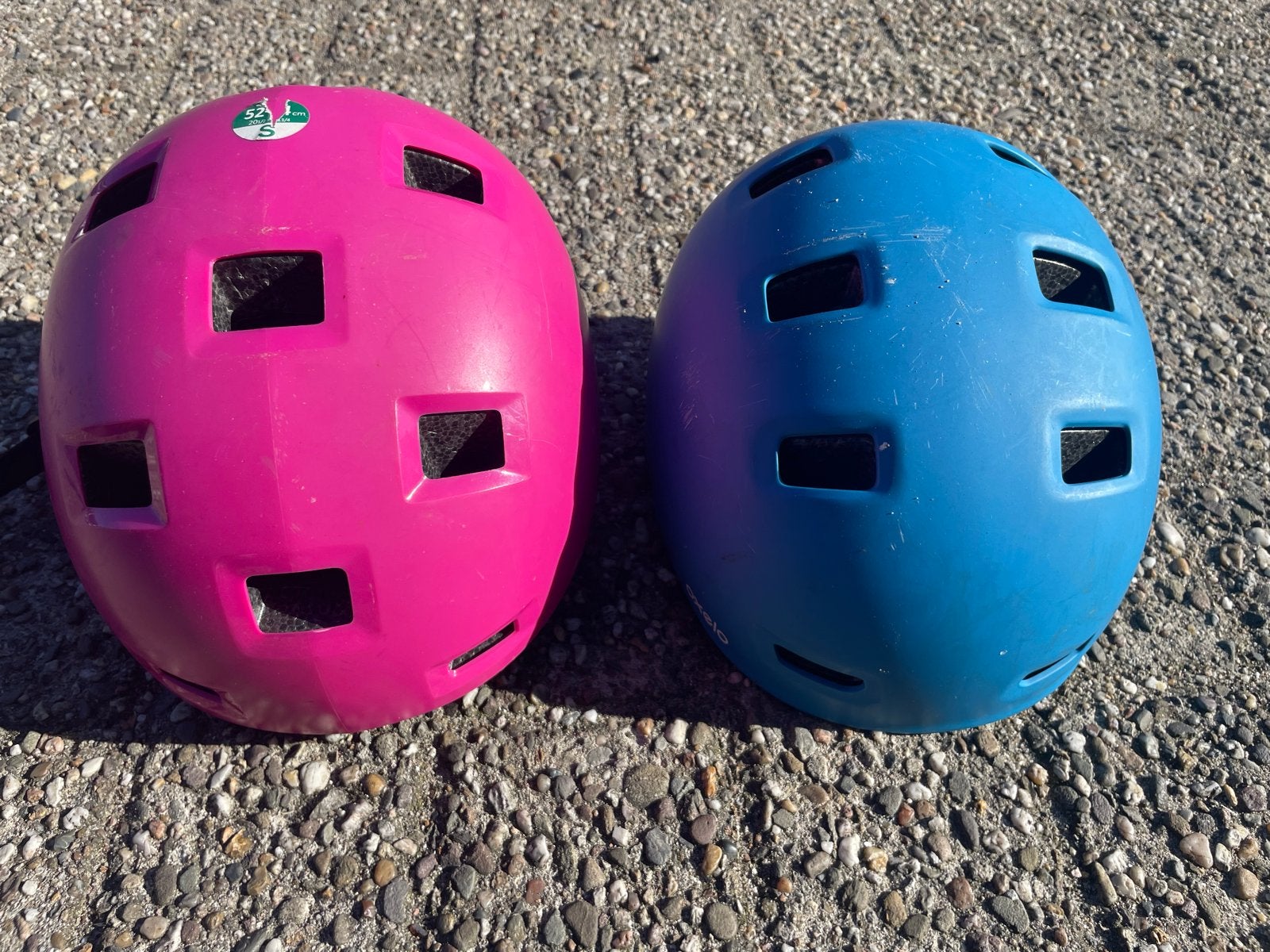 Fietshelmen voor kinderen - Roze en Blauw, Ophalen of Verzenden, Gebruikt, S, Jongen of Meisje