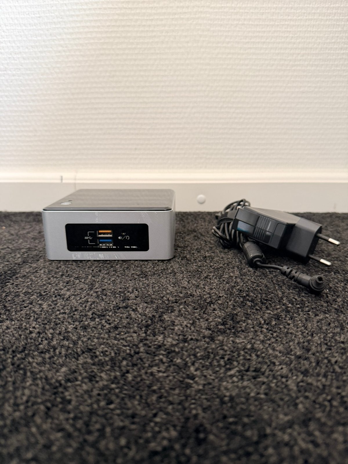 Intel NUC5CPYH mini computer met SSD en Windows 11 Pro, Computers en Software, Gebruikt, Minder dan 2 Ghz, Ophalen of Verzenden