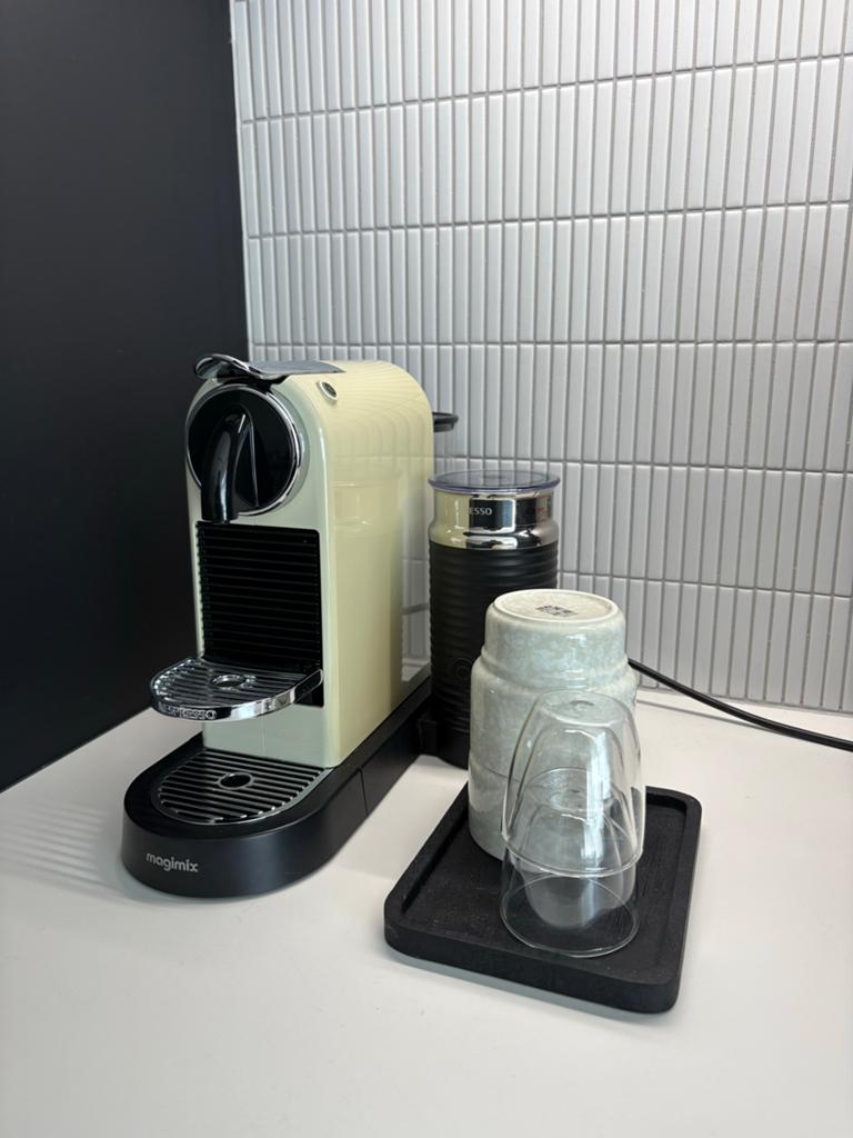 Nespresso Magimix Inissia met melkopschuimer, Ophalen, Gebruikt, Koffiemachine, 1 kopje