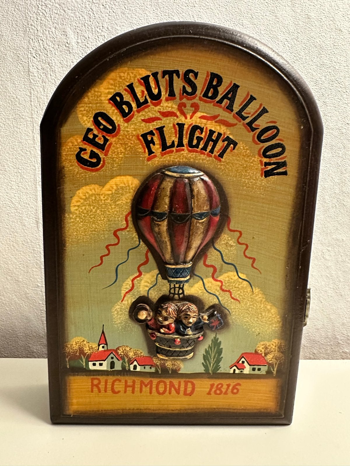 Sleutelkastje met 'Geo Bluts Balloon Flight' decoratie, Gebruikt, Meerkleurig, Ophalen of Verzenden, Vintage