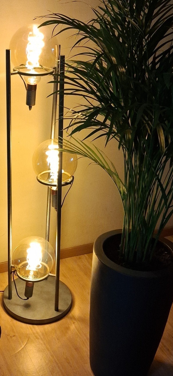 Moderne vloerlamp met 3 Edison gloeilampen, Modern, Industrieel, 100 tot 150 cm, Zo goed als nieuw, Glas
