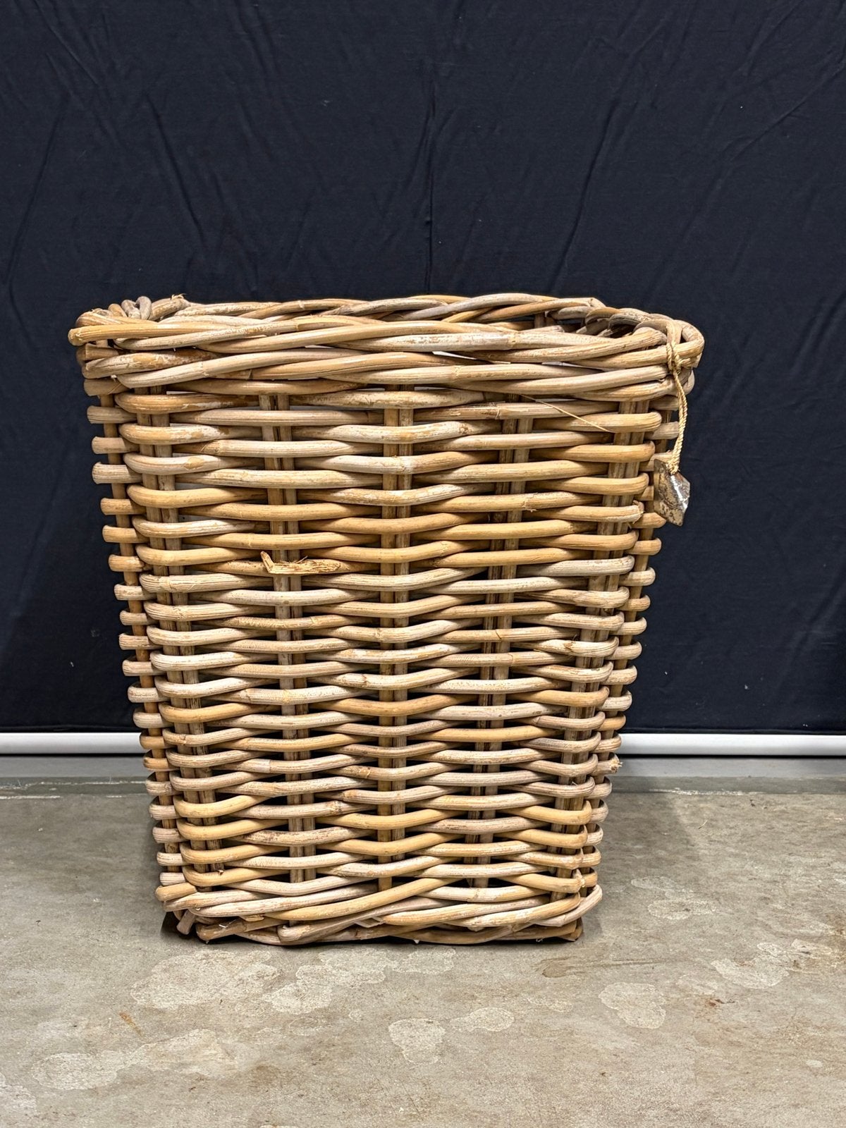 Vierkante rieten mand met binnen plastic en emmer - 40x37cm, Gebruikt, Gevlochten, Mand, Vierkant