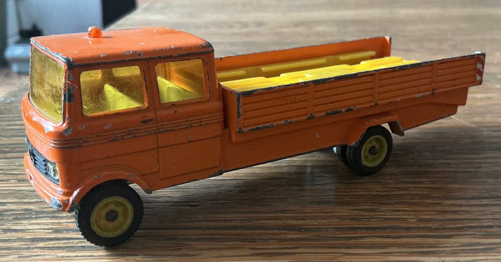 OUDE SIKU WEGENWACHT MERCEDES LP608 TAKELWAGEN, Ophalen of Verzenden, Zo goed als nieuw, Bus of Vrachtwagen