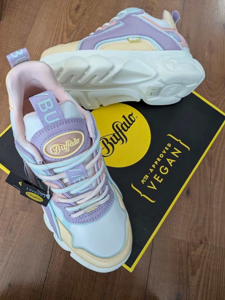 Buffalo sneakers chai pastel maat 38 nieuw, Overige kleuren, Nieuw, Ophalen of Verzenden, Sneakers of Gympen