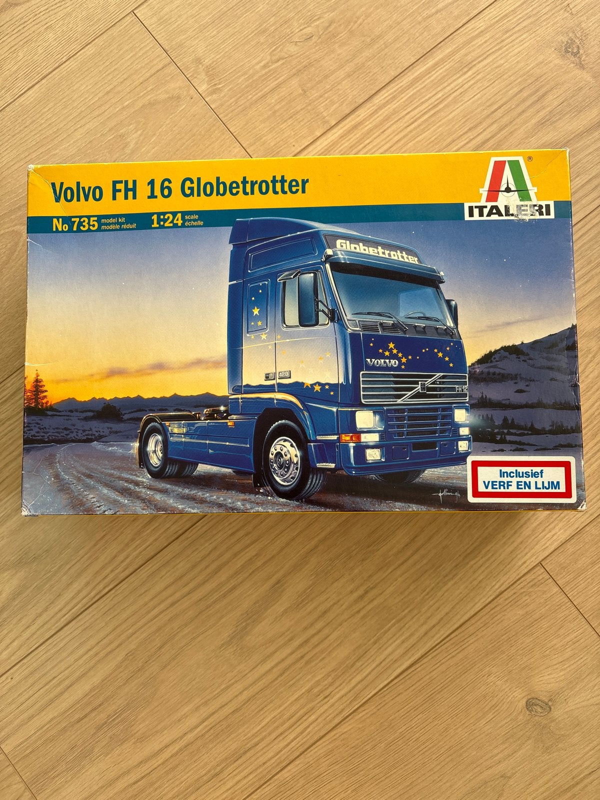 Italeri Volvo FH 16 Globetrotter modelbouw kit 1:24, Ophalen, Italeri, 1:32 tot 1:50, Zo goed als nieuw