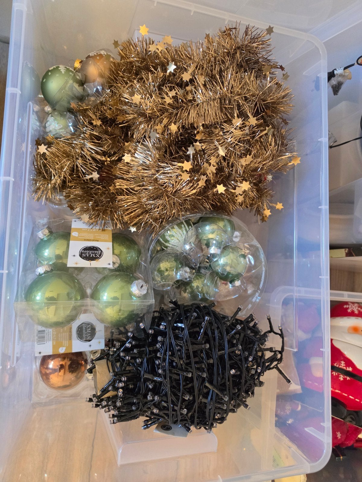 kerst decoratie en kerstboom, Ophalen