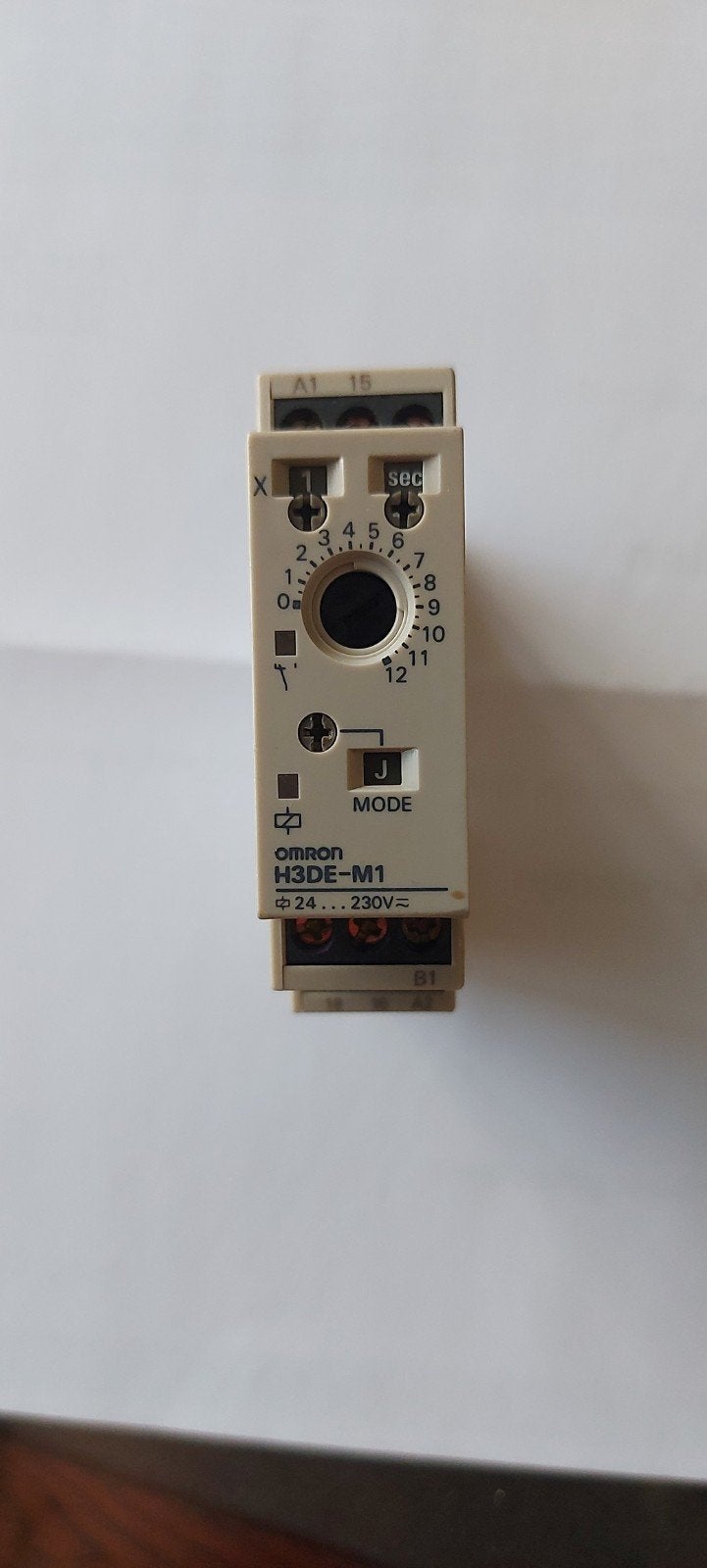 Omron H3DE-M1 Multifunctioneel Tijdrelais DIN-rail, Ophalen of Verzenden, Zo goed als nieuw