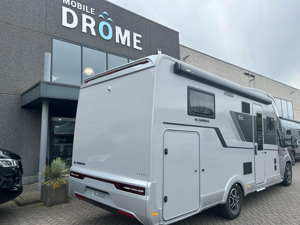 Adria Coral 670 DL 60 Years 180 PK + Automaat, Automaat, Ringverwarming, Fiat, Bedrijf