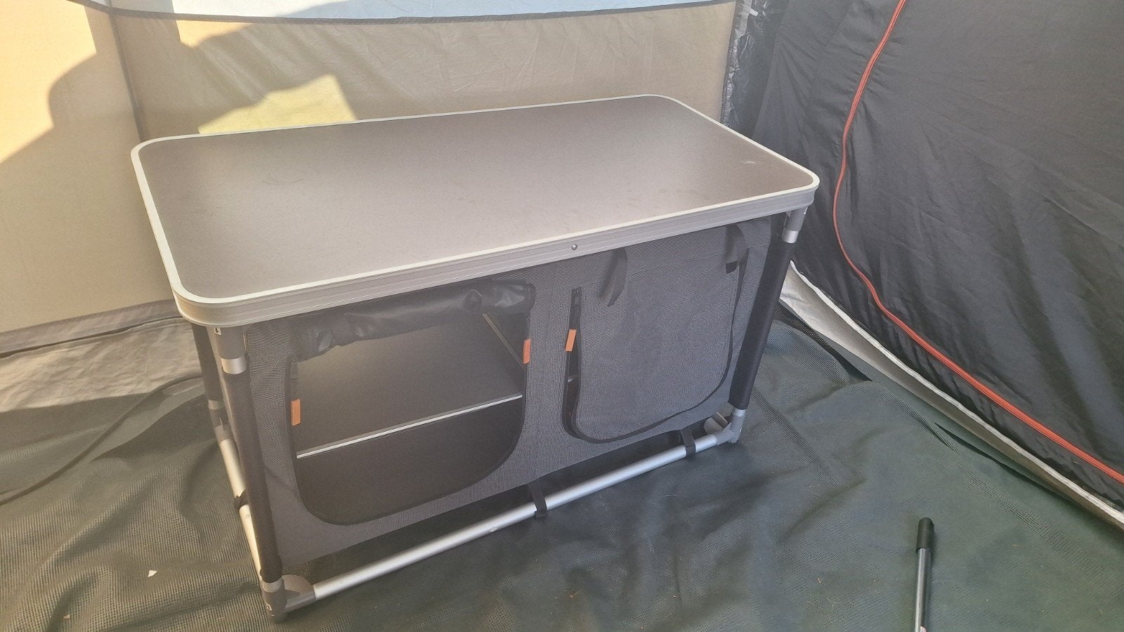 2x campingkastje Barcelona, Caravans en Kamperen, Ophalen, Zo goed als nieuw, Campingkast