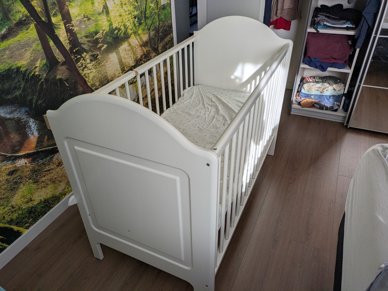 Wit houten babybedje - omgebouwd als cosleeper, Ophalen, Gebruikt, Ledikant