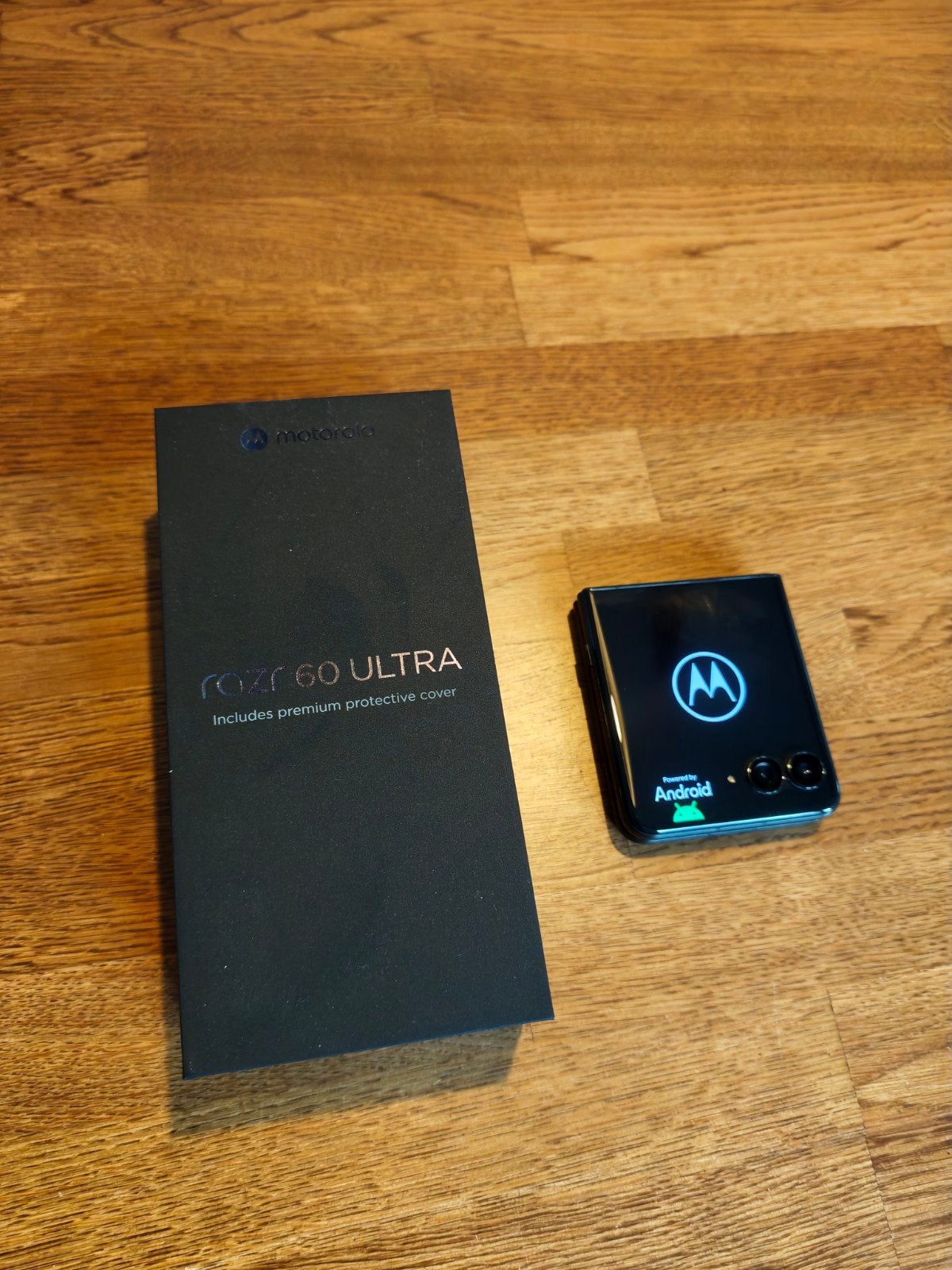 Motorola razr 60 ultra, Telecommunicatie, Ophalen, Overige modellen, Zo goed als nieuw, 6 megapixel of meer