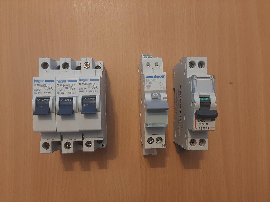Automatische Zekeringen Hager Legrand, Doe-het-zelf en Verbouw, Elektra en Kabels, Ophalen of Verzenden, Gebruikt, Overige typen