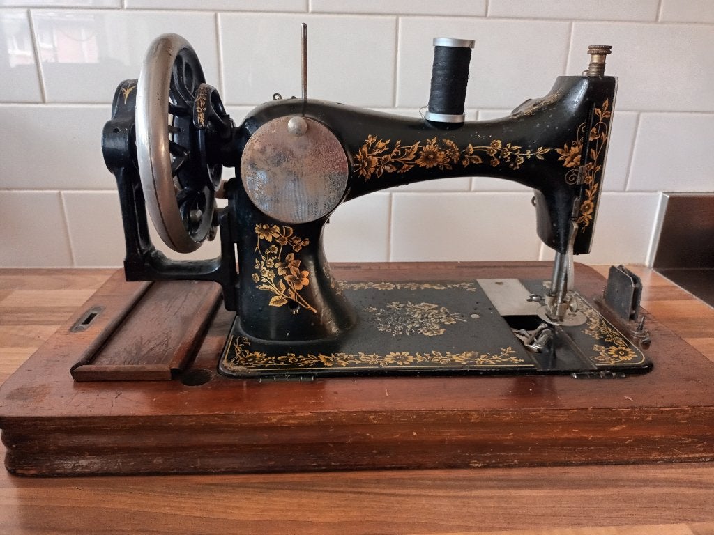 Antieke naaimachine uit 1911, Ophalen of Verzenden