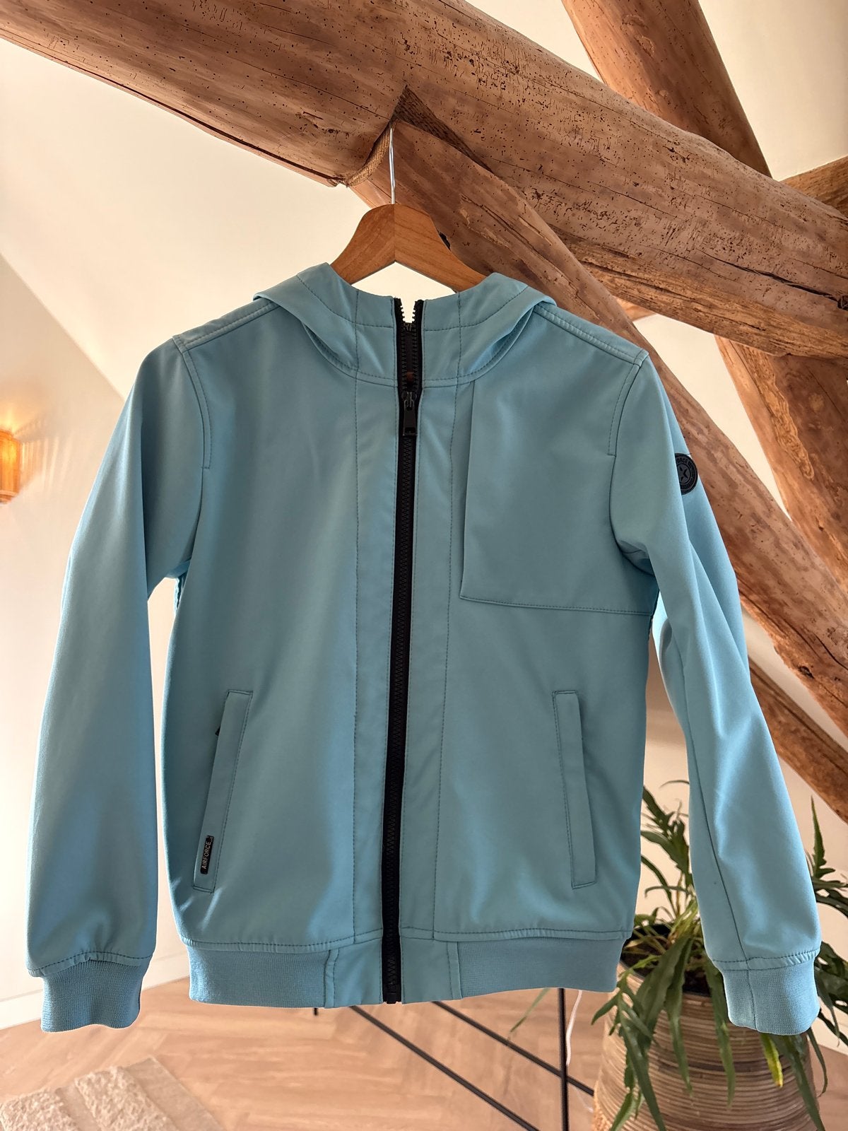 Airforce softshell tussenjas maat 10/140 (valt groot), Kinderen en Baby's, Ophalen of Verzenden, Zo goed als nieuw, Jongen of Meisje
