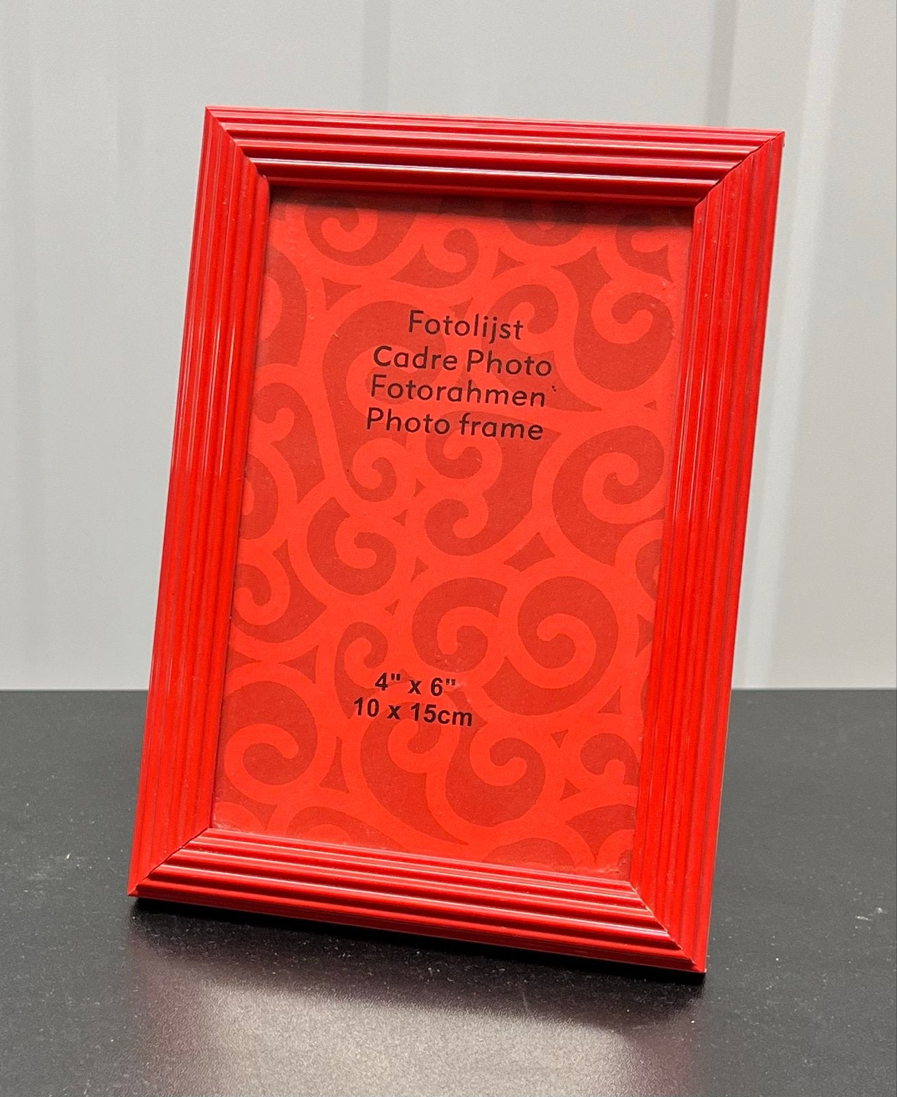 Rode fotolijst 10x15 cm, Audio, Tv en Foto, Fotografie | Fotolijsten, Nieuw, Standaard fotolijst, Kunststof, Hangend, Rood, Ophalen of Verzenden