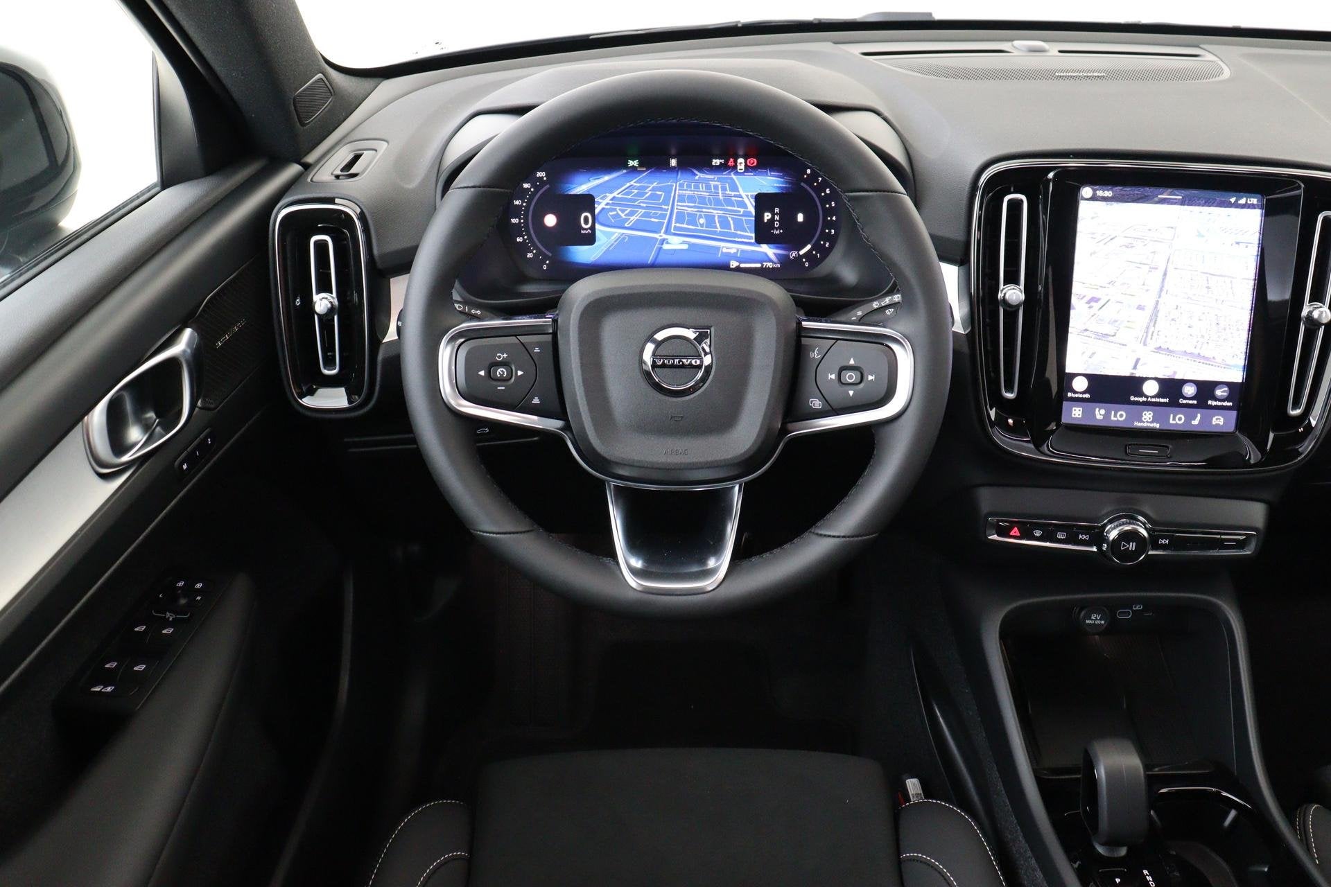 Volvo XC40 B4 (M-HYBRID) PLUS DARK -PANO.DAK|HARMAN/KARDON|P, Auto's, 12 maanden, Euro 6, 4 cilinders, Leder en Stof