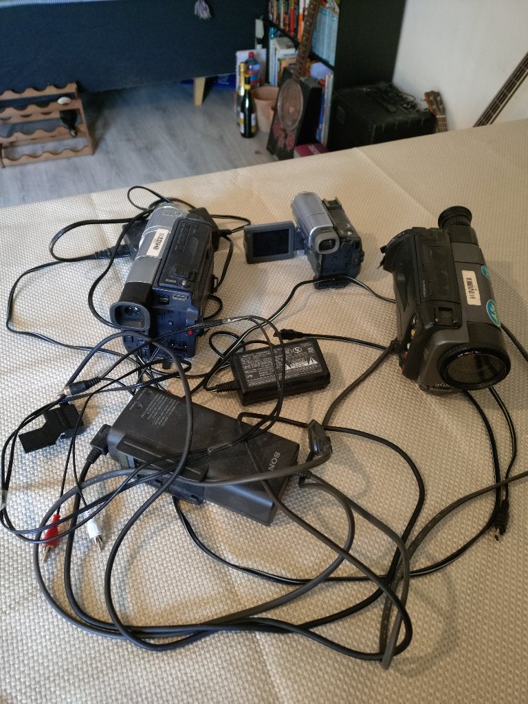 Analoge videocamera's voor onderdelen (1 werkt, miss meer?), Audio, Tv en Foto, Fotocamera's Analoog, Ophalen of Verzenden, Niet werkend