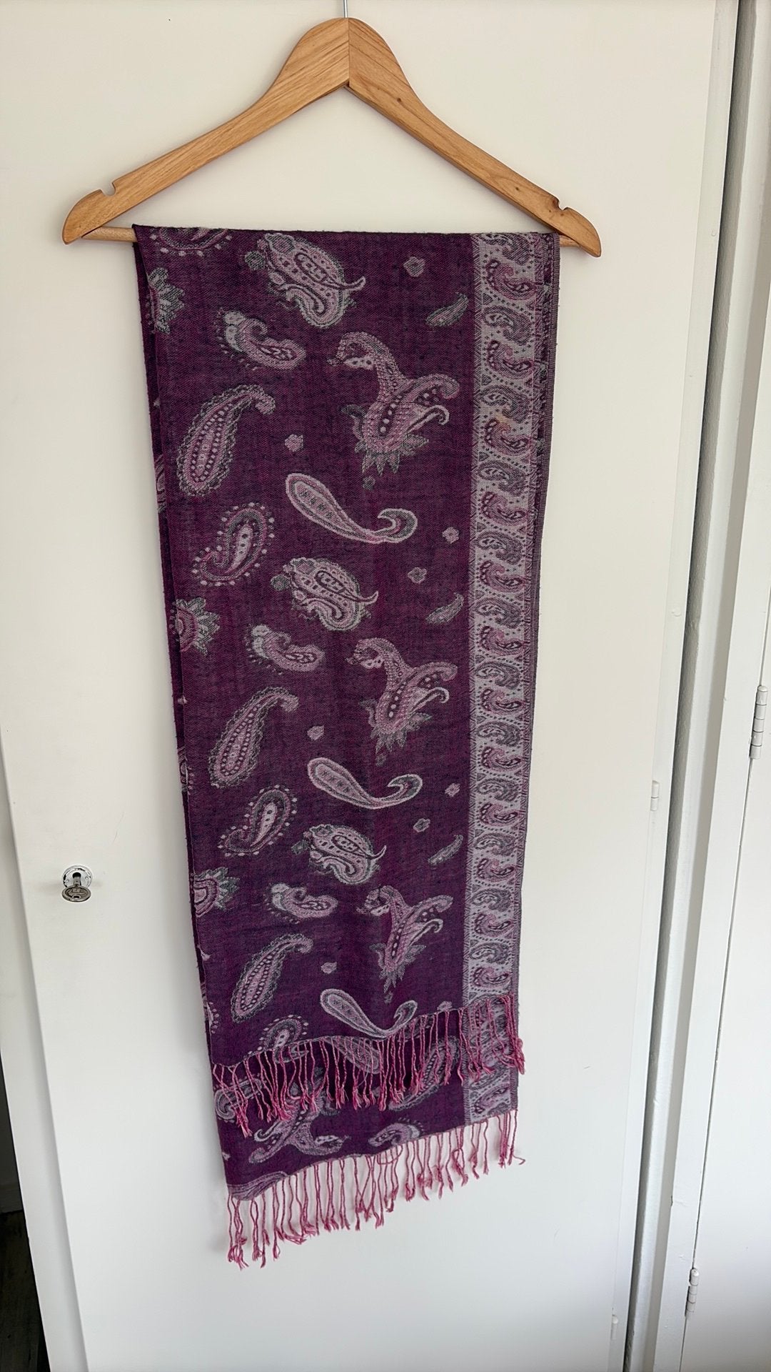 Paarse Pashmina Sjaal met Paisley Patroon - 100% Acryl, Ophalen of Verzenden, Zo goed als nieuw, Maat 46/48 (XL) of groter, Pashmina