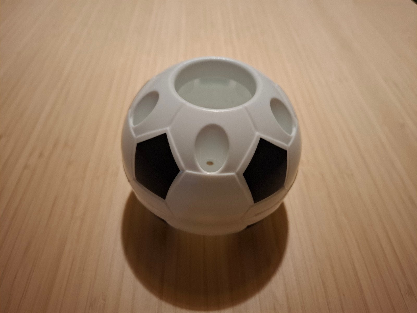 Handige pennenhouder in de vorm van een voetbal, Kinderen en Baby's, Kinderkamer | Inrichting en Decoratie, Ophalen of Verzenden