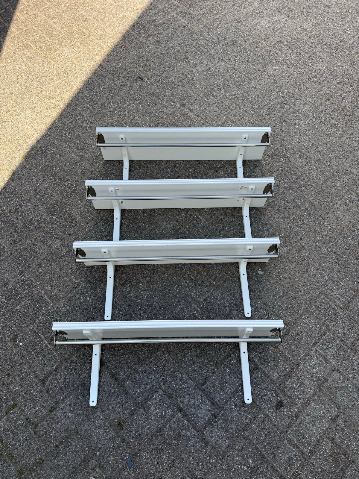 Witte wandplanken met stang - 4 stuks, Ophalen, Gebruikt