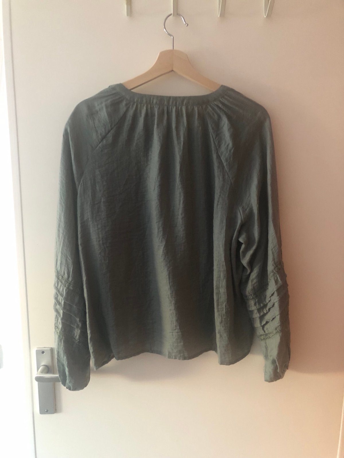 Diverse grote maten blouses - H&M, JDY, rood, groen, zwart/w, Kleding | Dames, Grote Maten, Ophalen, Gedragen, Rood, Blouse of Tuniek