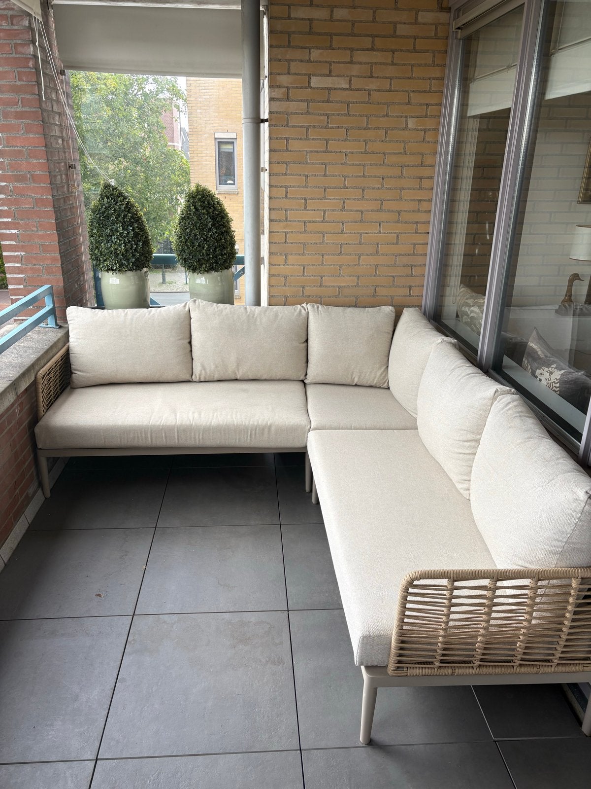 Luxe loungeset met wicker details - Zo goed als nieuw
