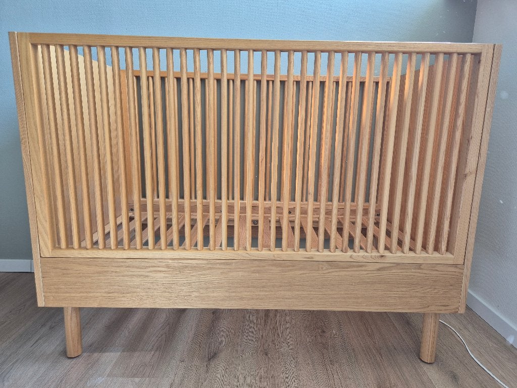 Quax Hai No Ki ledikant + commode, Kinderen en Baby's, Babywiegjes en Ledikanten, Ophalen of Verzenden, Gebruikt, Ledikant