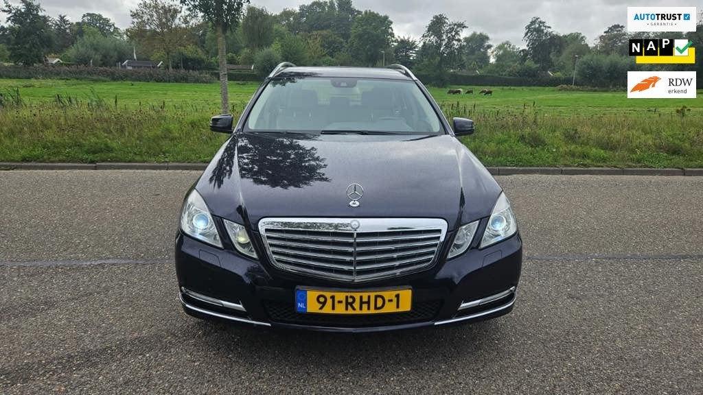 Mercedes-Benz E-klasse Estate 350 CGI V6 | VOLLEDIG DEALER O, Auto's, Automaat, Achterwielaandrijving, Gebruikt, Beige
