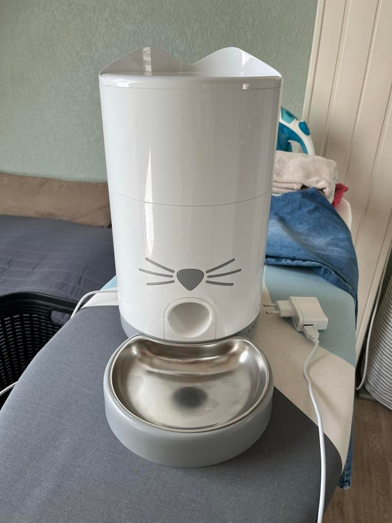 Catit Pixi voerautomaat, nog geen jaar oud., Ophalen, Zo goed als nieuw