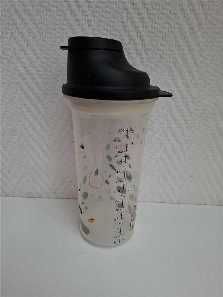 073 Shaker 600 ml, zgan en meer Tupperware, Ophalen of Verzenden, Zo goed als nieuw, Beker of Kan
