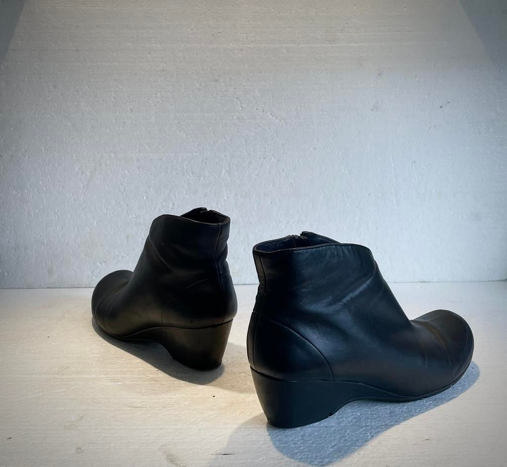 Clarks comfort design enkel laarzen met sleehakken 41 zwart, Zwart, Lage of Enkellaarzen, Ophalen of Verzenden, Zo goed als nieuw